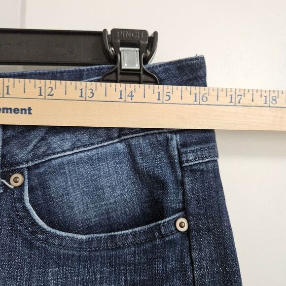 Wrangler Straight Leg Jeans Women's 11x30 (32x29) Blue Embroidered Mid-Rise EUC - Picture 5 of 9